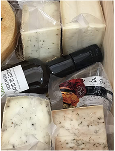 CAJA GOURMET F-2: Queso Cabra PAYOYA y cuatro unidades de quesos de vaca con Especias + Aceite de oliva ECOLÓGICO Arbosana + Miel de Tomillo